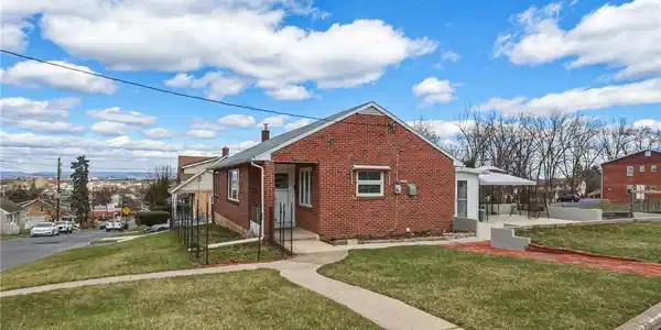 103 N Jasper Street