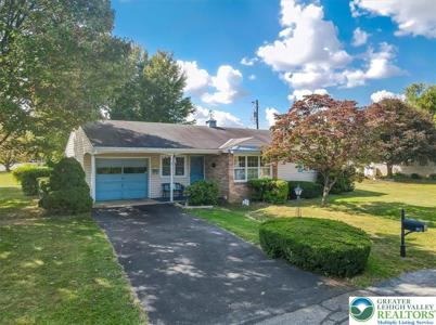 1077 Oakhurst Drive