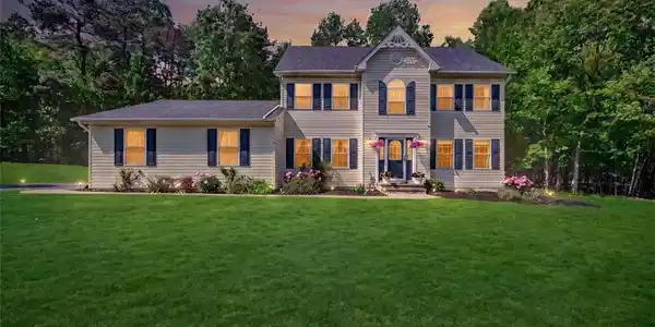 915 Mundy Lane