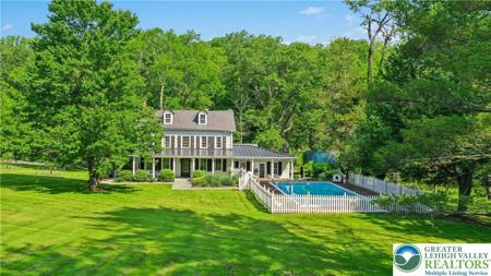 282 Crabapple Lane