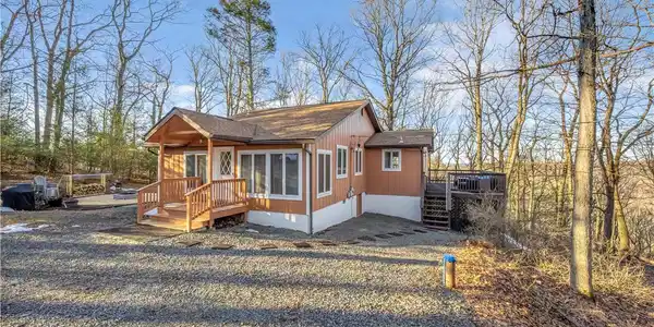 3493 Farview Drive