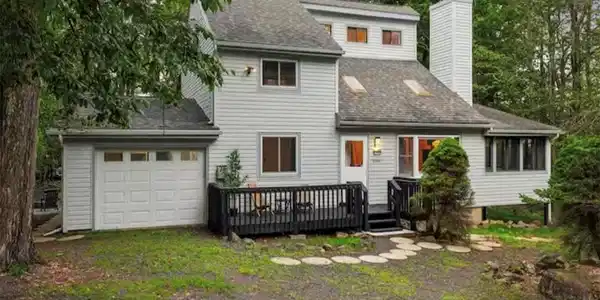 2985 Grace Terrace