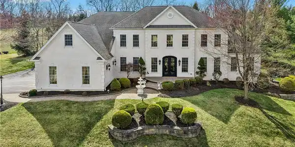 75 Woodside Drive
