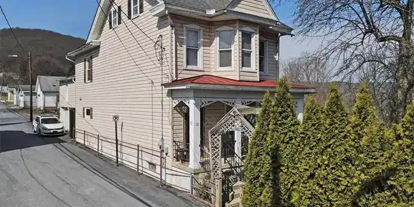 12 Chestnut Avenue