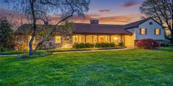 976 Ridge Road