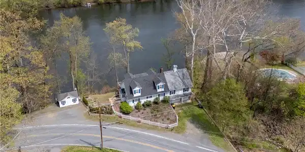 Image 4: Aerial View of the Property