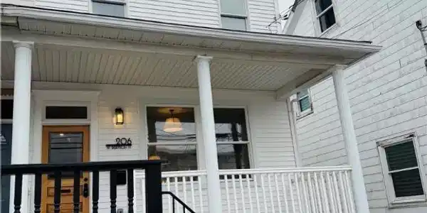 206 W Bertsch Street