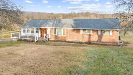 988 Hoch Road