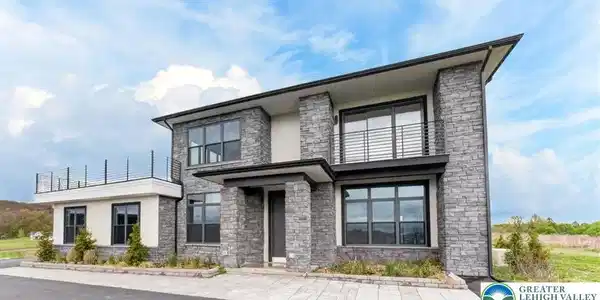 Image 3: Exterior Front