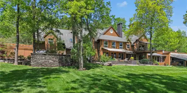 310 Hunters Farm Road