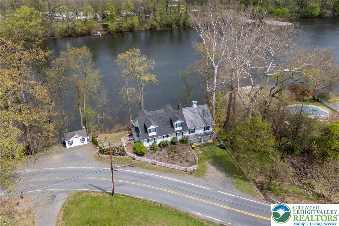 Image 4: Aerial View of the Property