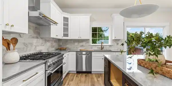 Image 4: Culinary dreams come to life in this kitchen, boas