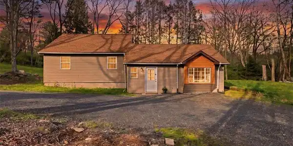 1572 Gardner Road