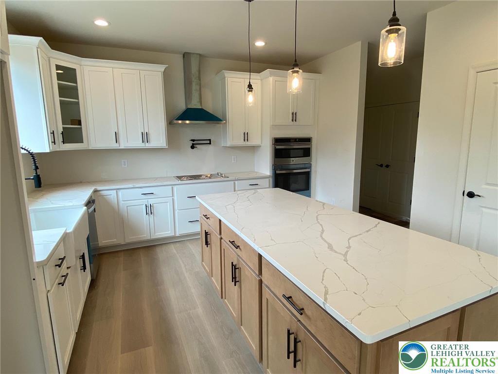 Image 4: Pictures of current spec home available for sale.
