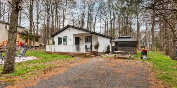 7483 Cottage Lane