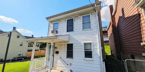 218 Pitt Street