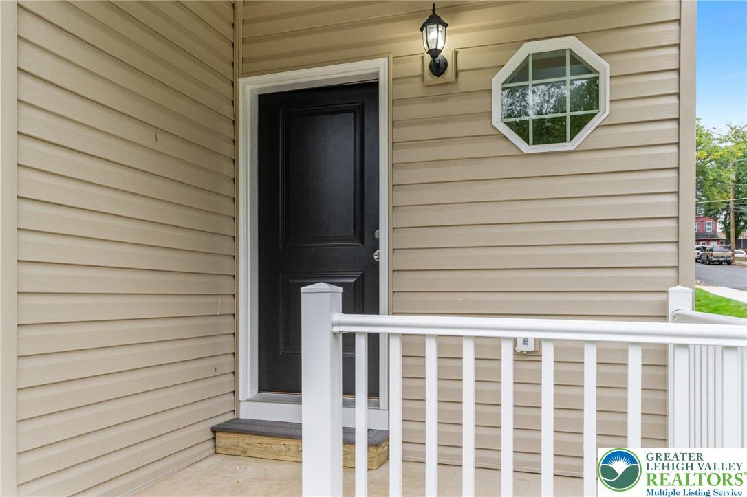Image 4: Model photos of townhomes.