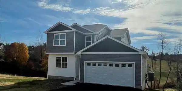 5 Mooreland Lane
