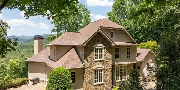 921 High Knoll Way