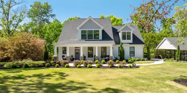 9 Compton Drive