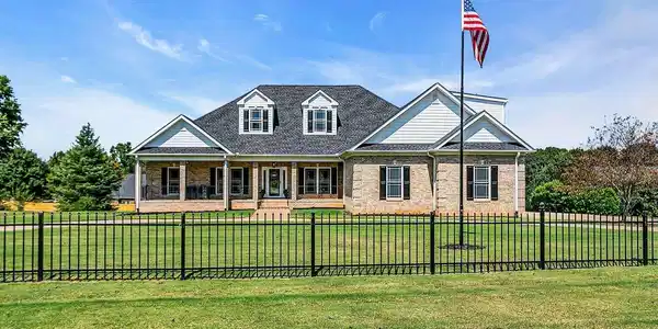 15 Hindman Road