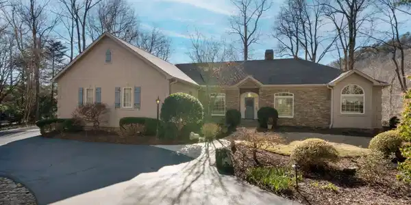 4 N Hyacinth Drive