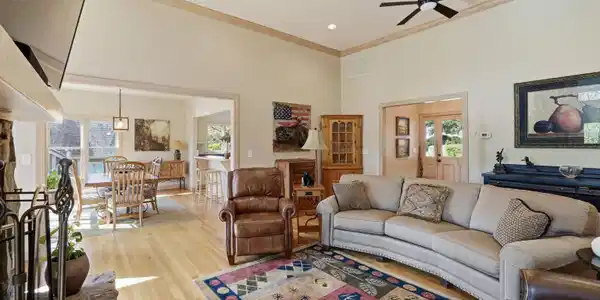 Image 4: Main Level