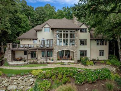 8 Moss Falls Lane