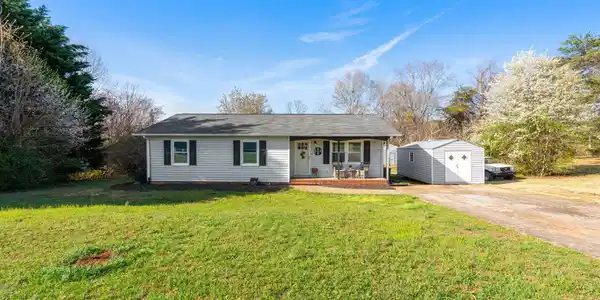 110 N Blue Ridge Circle
