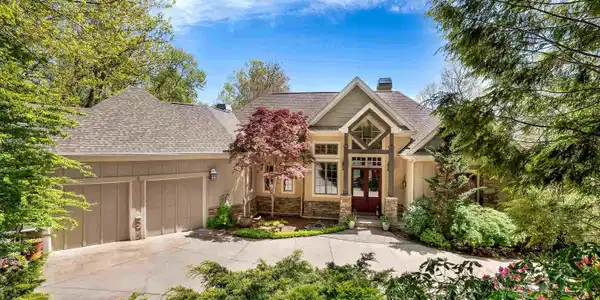 11 Moss Falls Lane