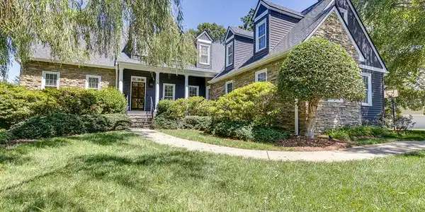 140 Paris Glen Way