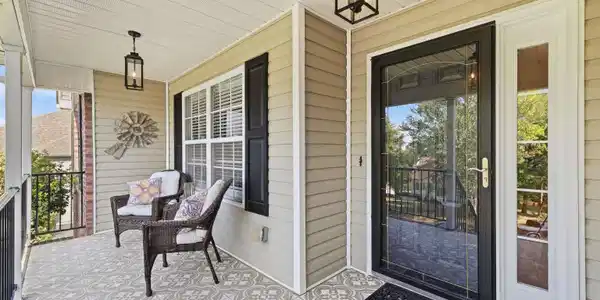 Image 3: Covered Front Porch