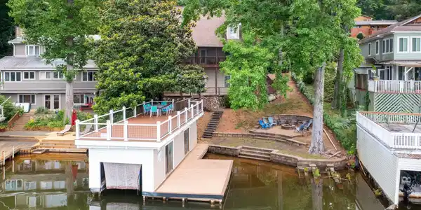 1214 E Lakeshore Drive
