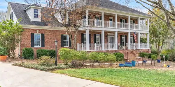 19 Silver Knoll Court