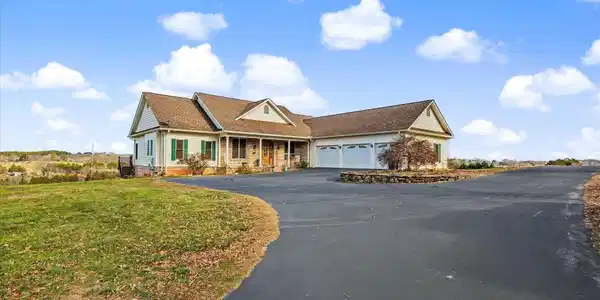 122 Skyview Drive