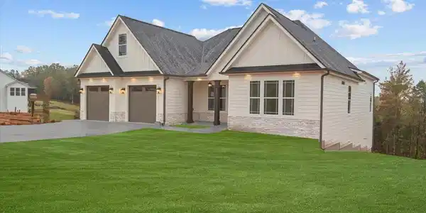 200 Eagles Crest Drive