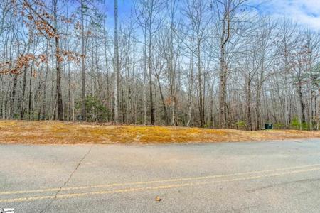 30 Lakes Edge Way