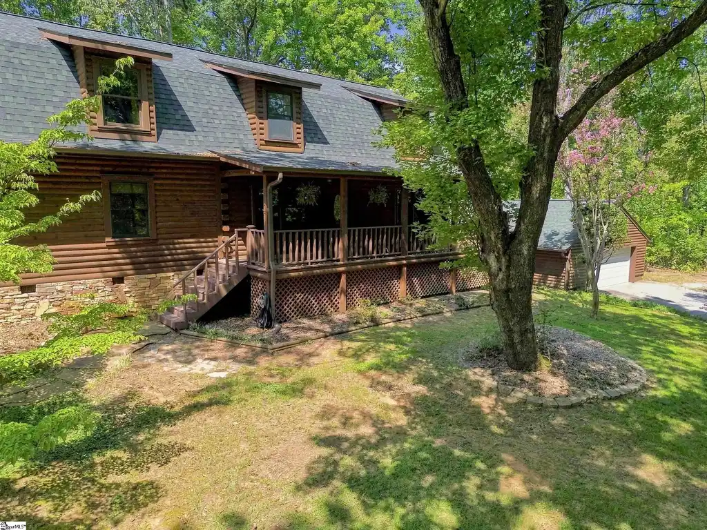 Image 1: FRONT OF HOME - PORCH