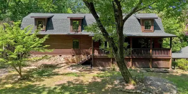 Image 3: FRONT OF HOME