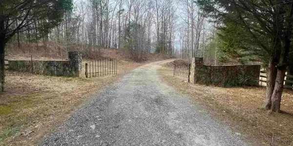 120 Lonesome Valley Road