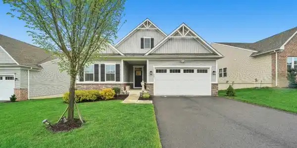 52 Mountain View Ln