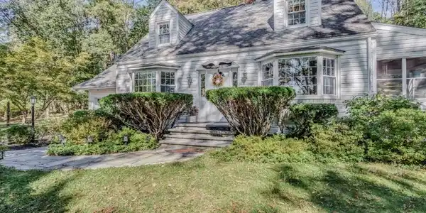 20 Cobblewood Rd