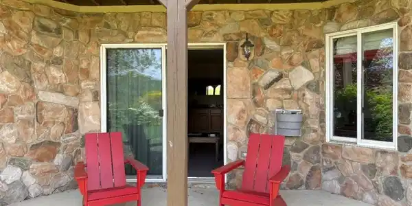 2 Chamonix Dr