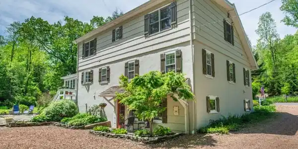 152 Fairmount Rd