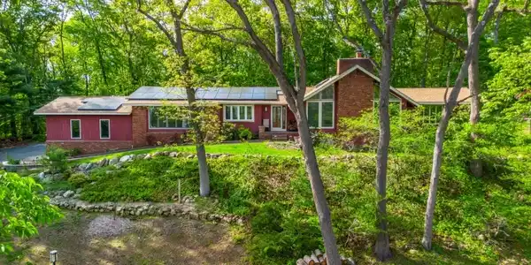 8 Reger Rd