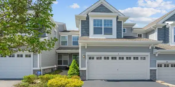 8 Lupine Ln