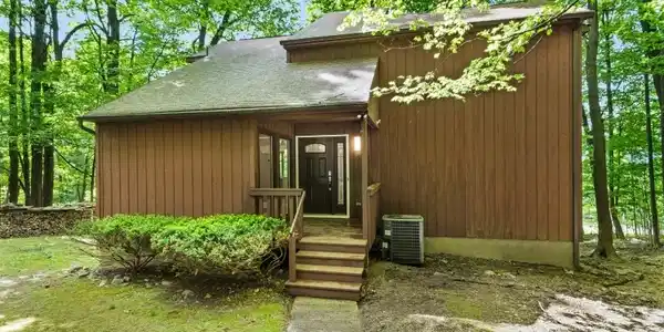 19 Village Way