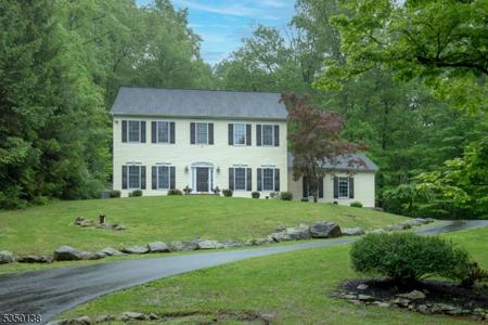4 Rocky Glen Way