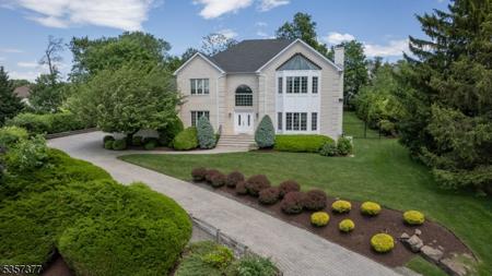 4 Holbrook Ct