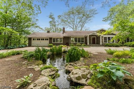 12 Woodland Rd